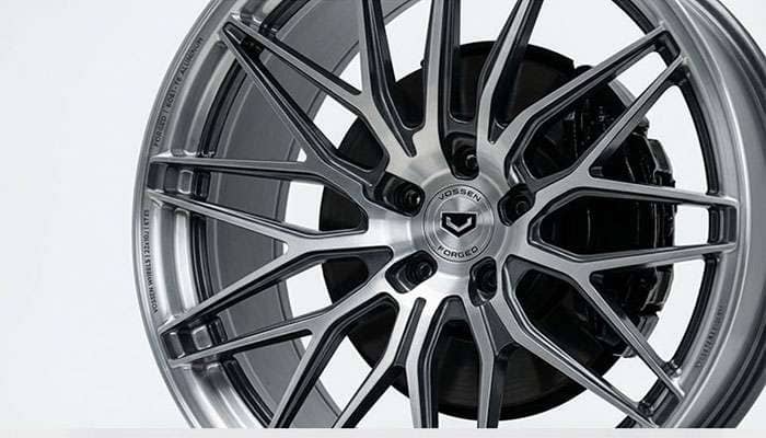 Detail view of a 22 inch alloy wheel face showing spoke design and rim lip