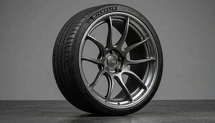 Deep concave custom wheel face profile showing dimensional depth and step lip detail from 45-degree angle