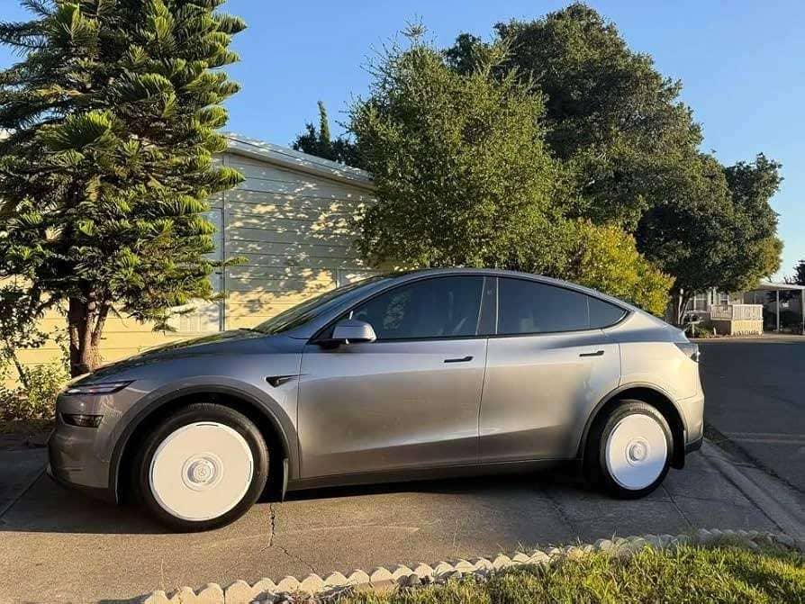 HaloDisc 2 aerodynamic wheel covers for Tesla vehicles