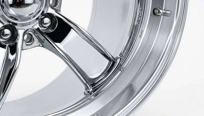 Close-up of Ridler chrome finish and machined lip detail