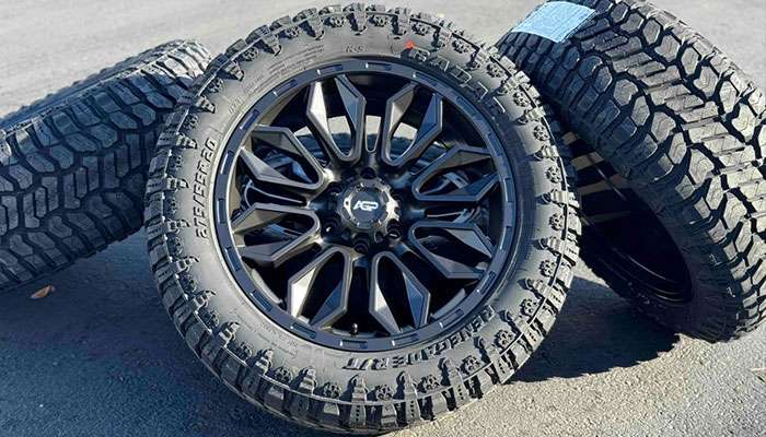 Set of 2024 20 inch black AGP wheels with 275/55r20 R/T tires for Chevy Tahoe, Silverado 1500, GMC Sierra, and Yukon