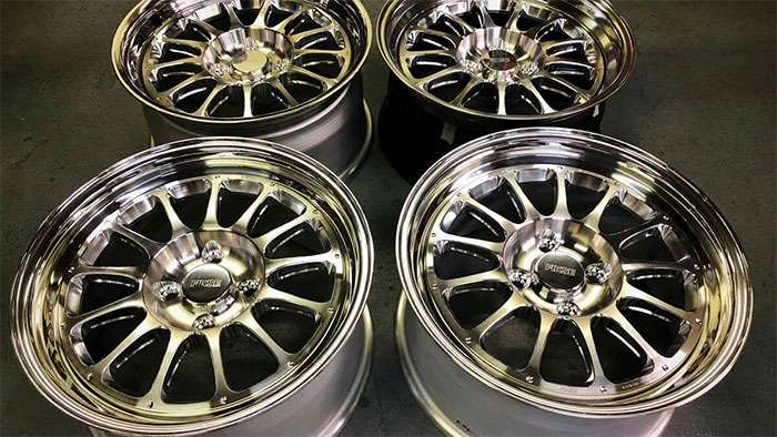 Fikse three-piece modular performance wheel on a neutral background