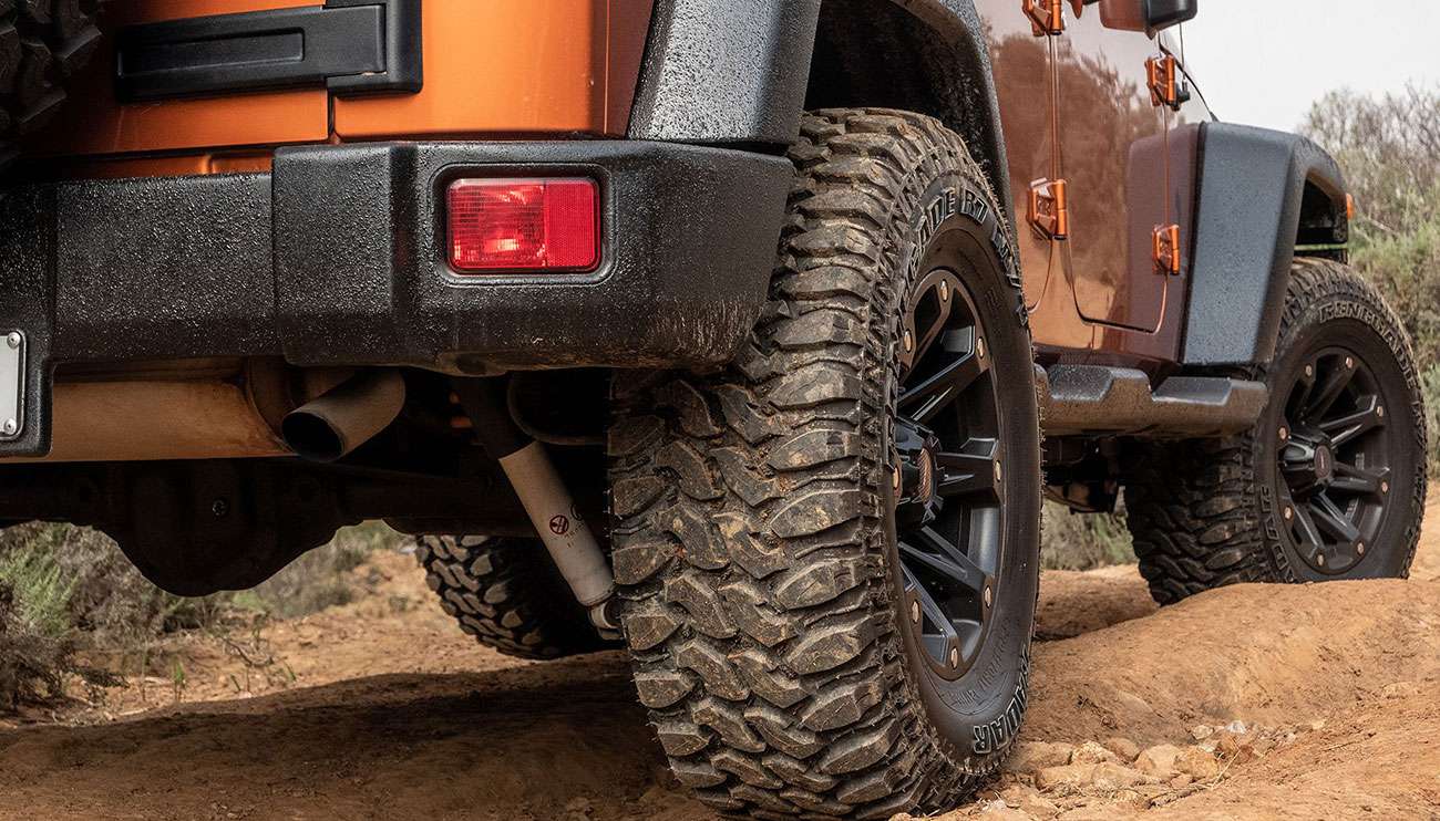 Radar off-road tires ona a jeep