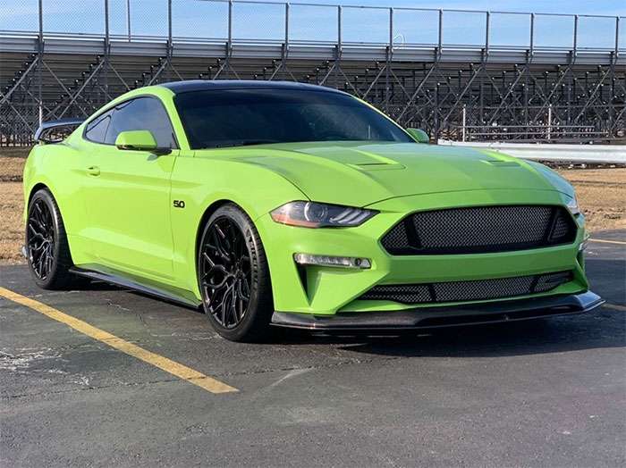 Vossen HF-2 Hybrid Forged wheels on a lowered S550 Mustang.